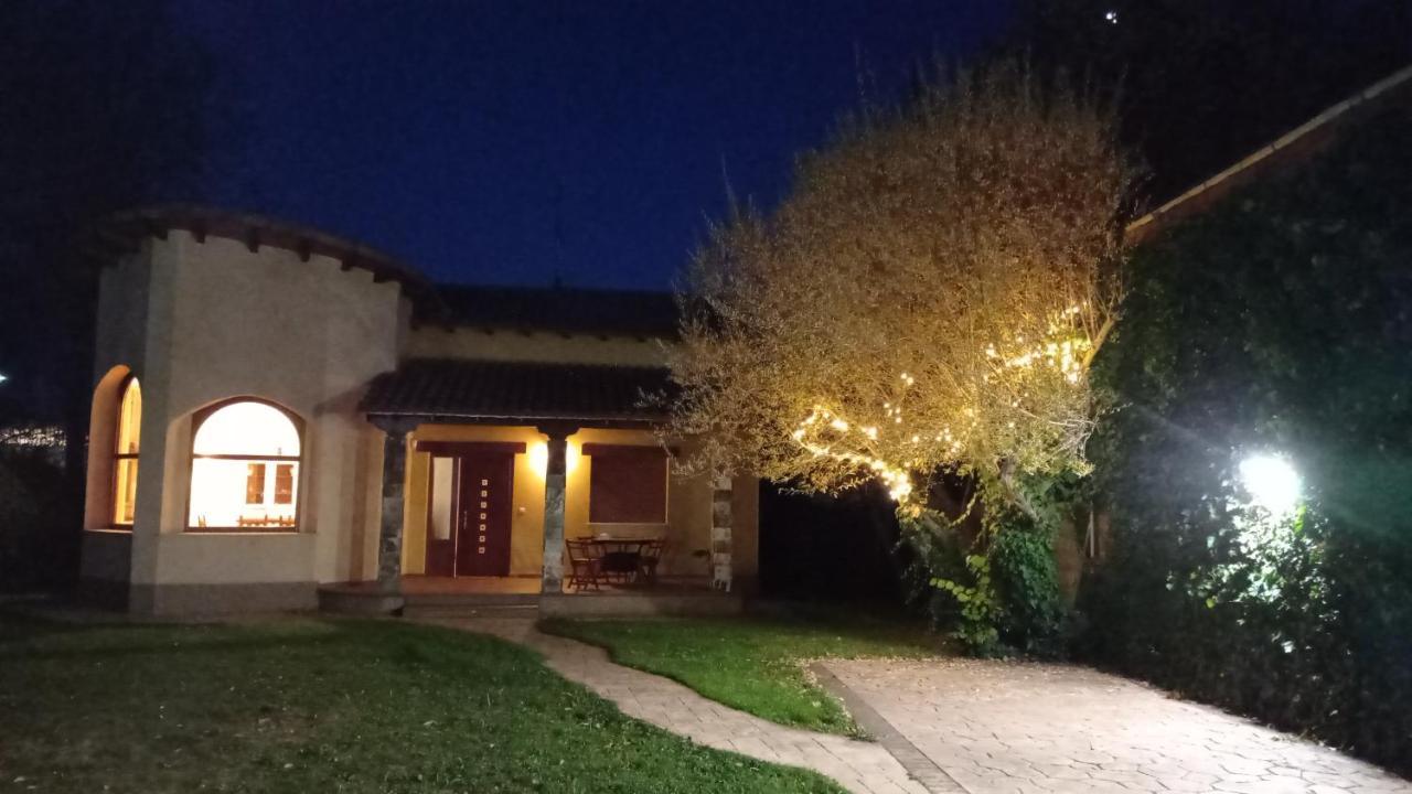 Vila La Cuquina Villaturiel Exteriér fotografie