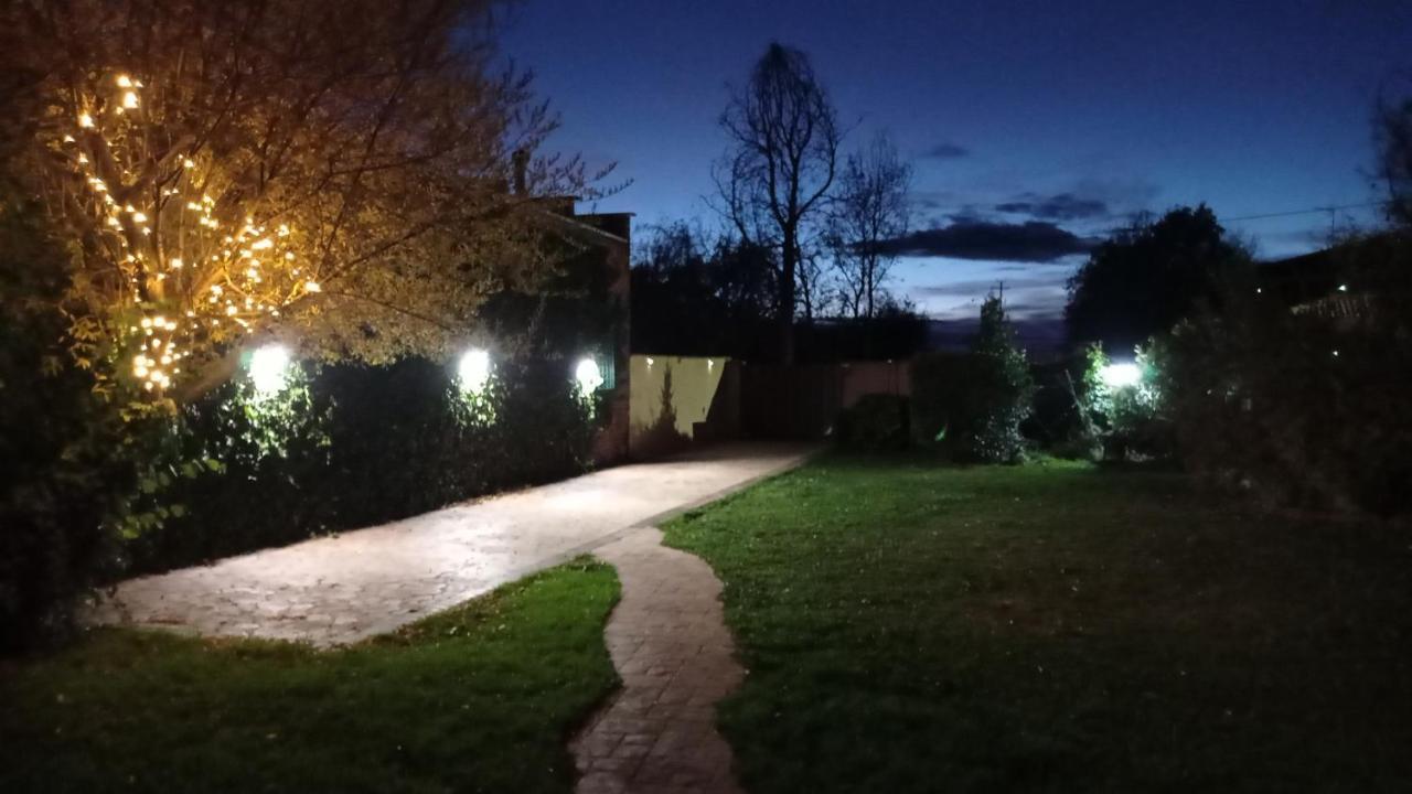 Vila La Cuquina Villaturiel Exteriér fotografie